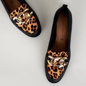 Funky loafers with leopard print and chain detail